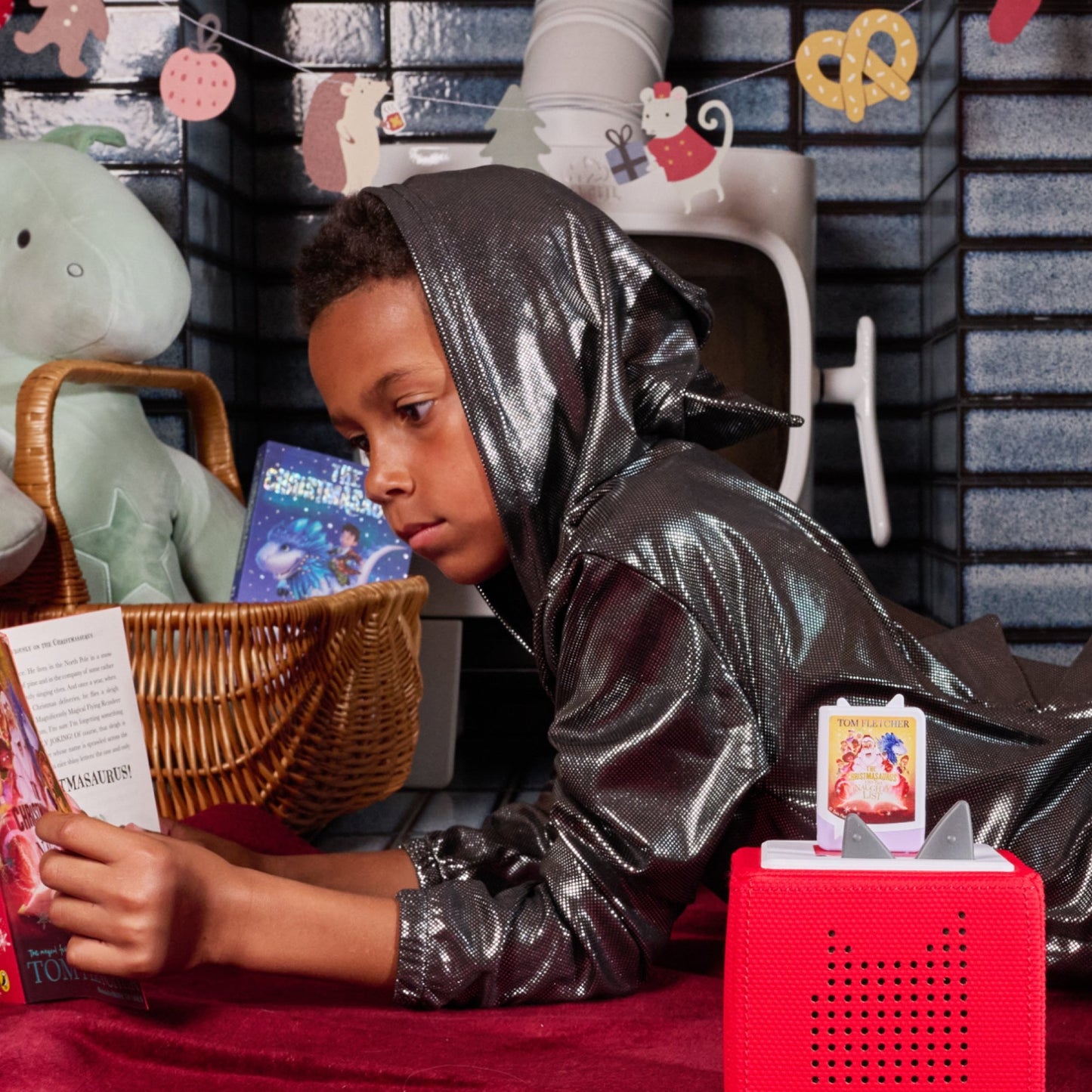 Tom Fletcher - The Christmasaurus and the Naughty List (Book Pocket Tonies) - Beanie Games