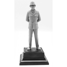 British Policeman 1:16 Figure - Beanie Games