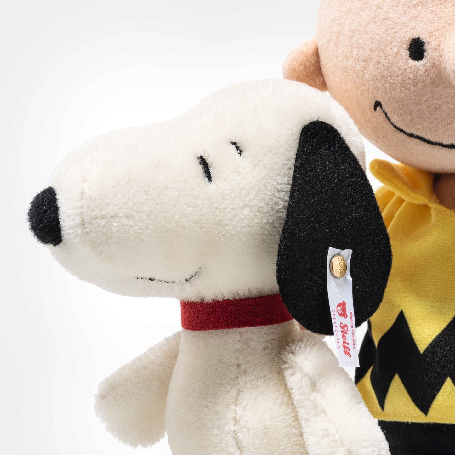 Charlie Brown With Snoopy 75th Anniversary - Beanie Games