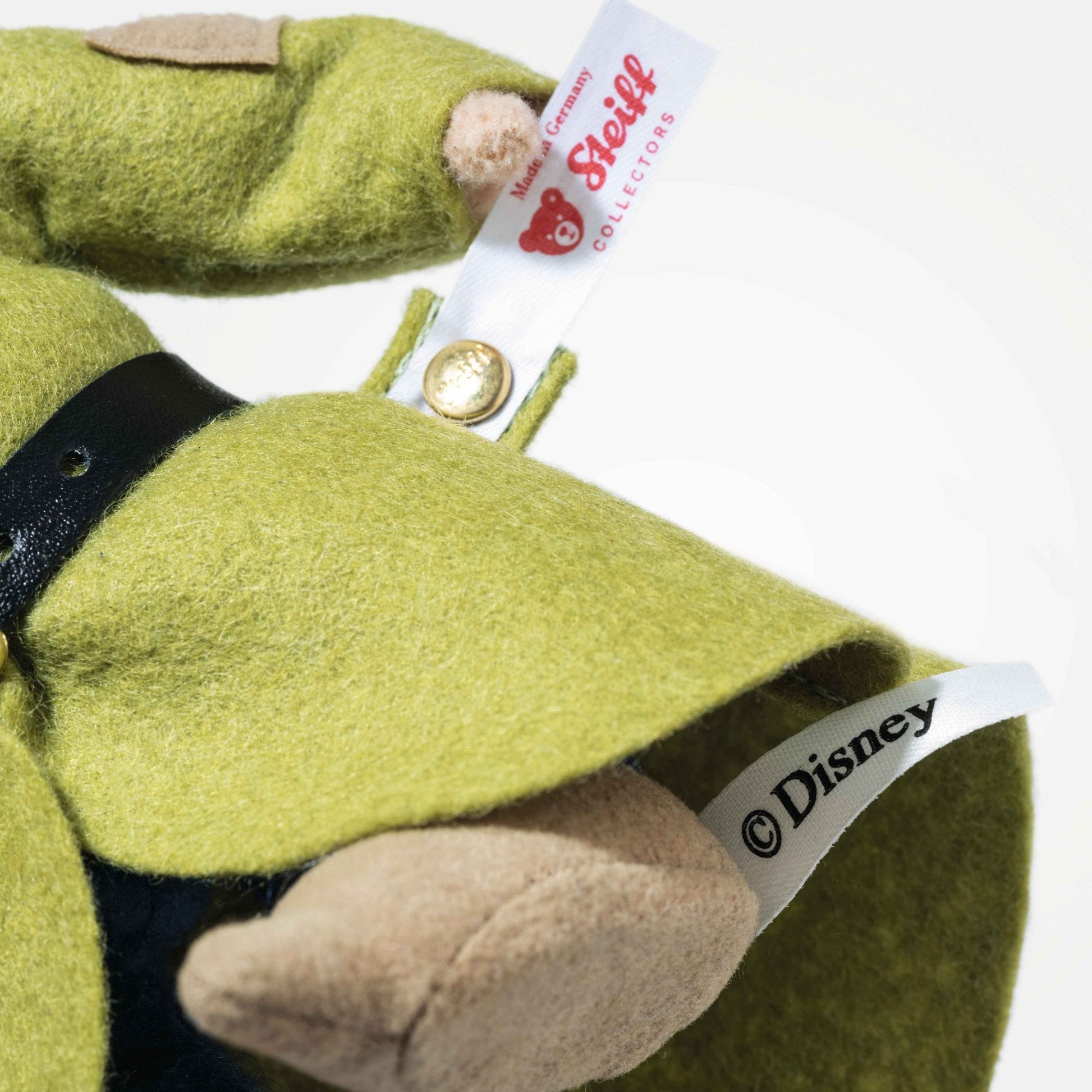 Disney Snow White and the Seven Dwarfs Dopey - Beanie Games