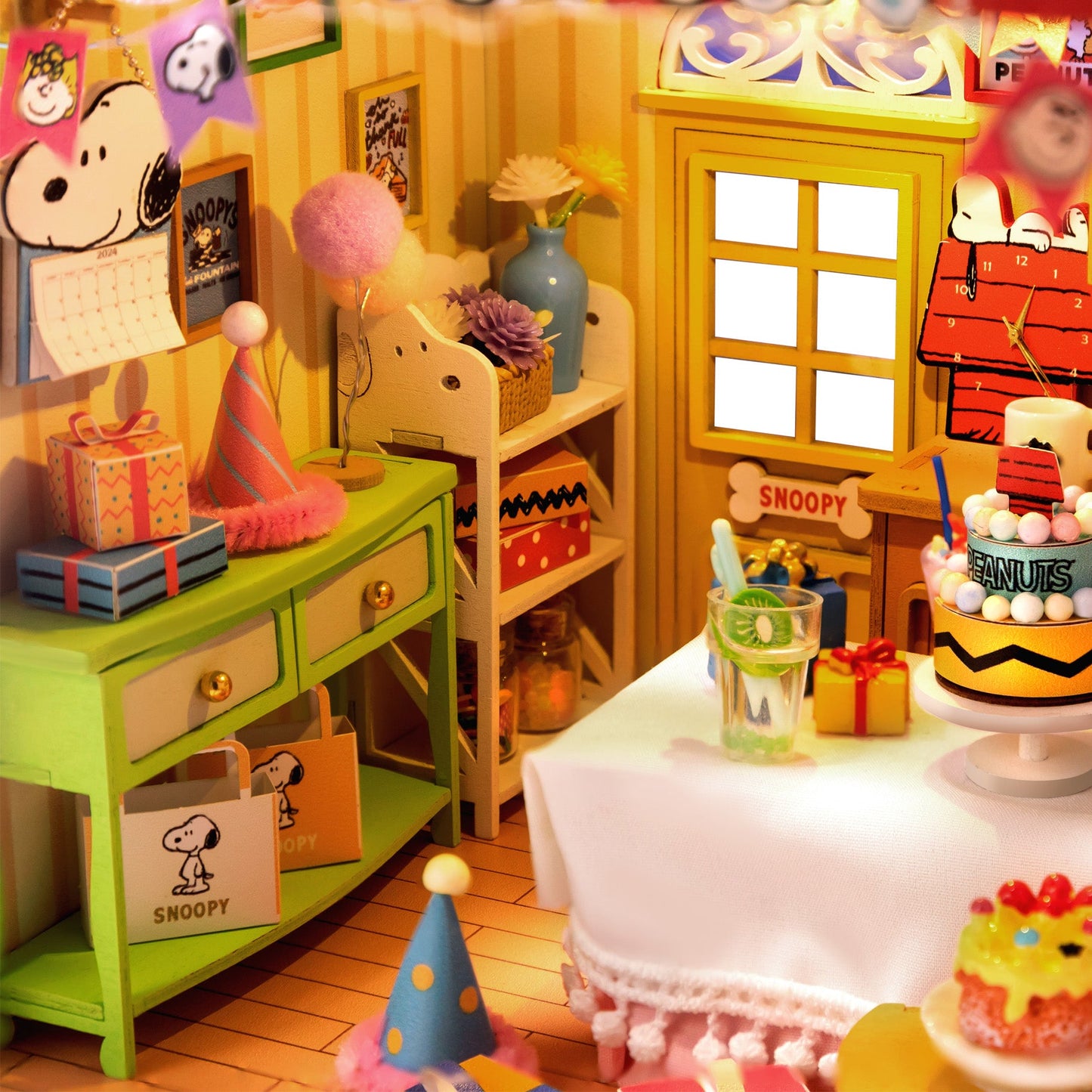 Peanuts™ Snoopy Birthday Party - Beanie Games