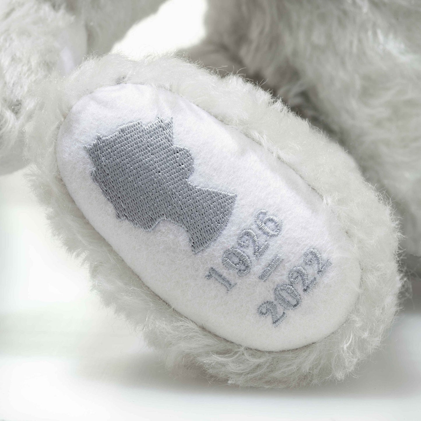 Queen Elizabeth II Dedication To Service - Beanie Games