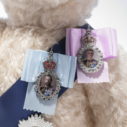 Queen Elizabeth II Memorial Bear - Beanie Games
