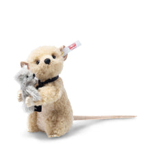 Richard Mouse with Teddy bear - Beanie Games